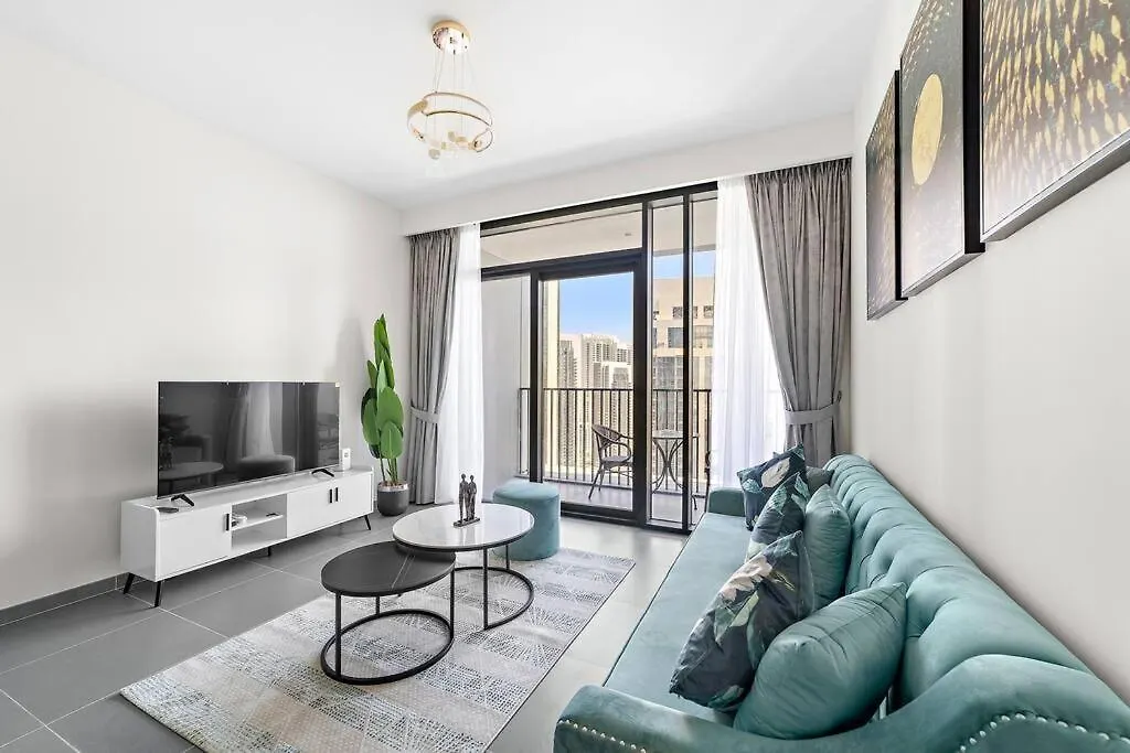 Stylish 1 Bedroom High Floor In Creek Edge contacts